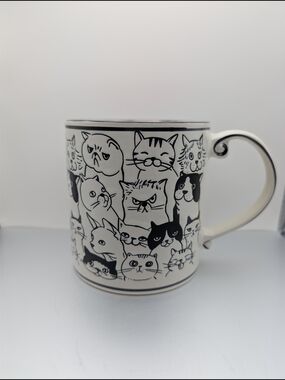 Monochrome Cat Illustration Ceramic Mug - Cute Black & White Design